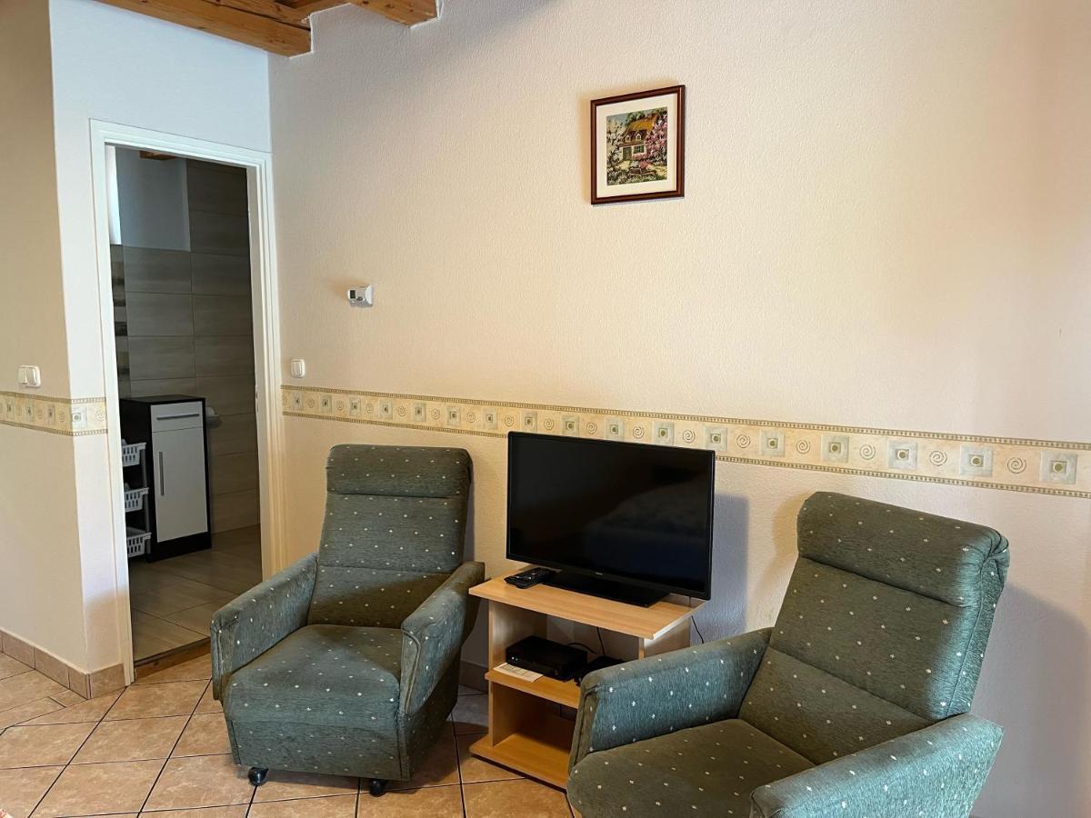 Ibolya Vendeghaz Apartment Kehidakustany Bagian luar foto