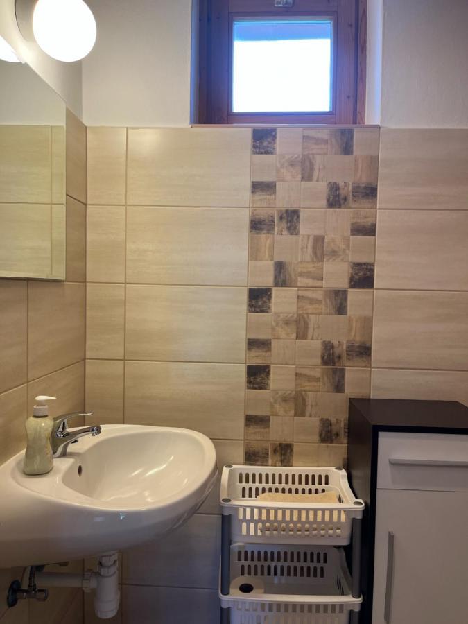 Ibolya Vendeghaz Apartment Kehidakustany Bagian luar foto