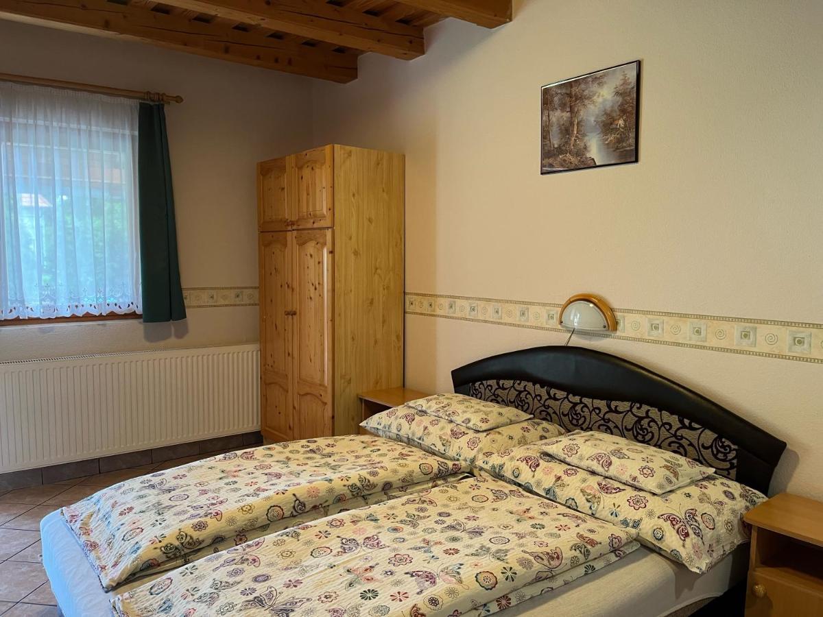 Ibolya Vendeghaz Apartment Kehidakustany Bagian luar foto